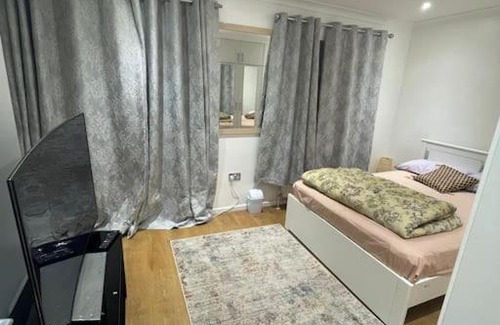Lady Margaret House | 2 Bedroom House - West London