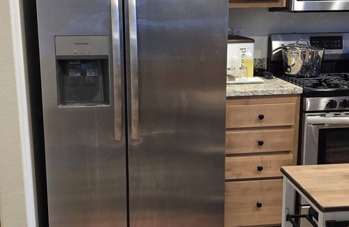 Nordman House | 2-bedroom house with cute bunkhouse 50 yards from boat ramp on Priest Lake