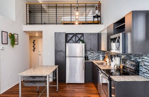 Central Business District Apartment | 2-Bedroom in CBD Sky Lounge & Pool Access