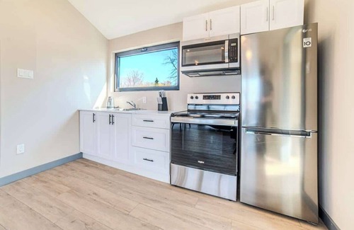 Harwood Cabin | 2-bedroom Lake Front Cottage in Harwood, ON #2