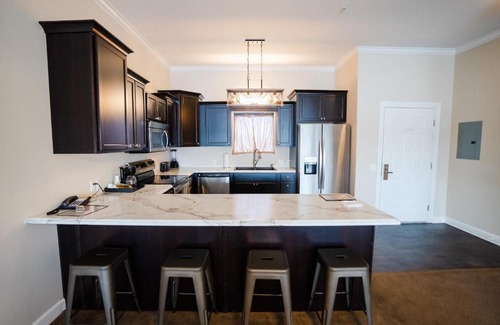 Ridgedale House | 2 Bedroom Lake View Villa - Unit 501