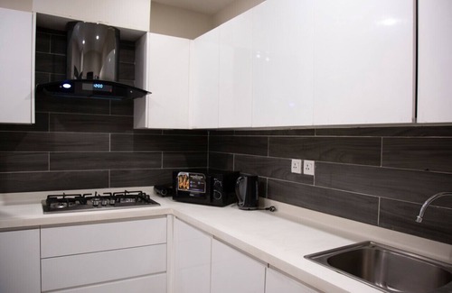 Lahore Apartment | 2-Bedroom Luxury Apartment – Perfect for 5 Guests