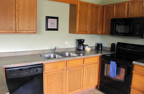Eagle River Condo | 2 bedroom Lynx Lake condo in Eagle River WI