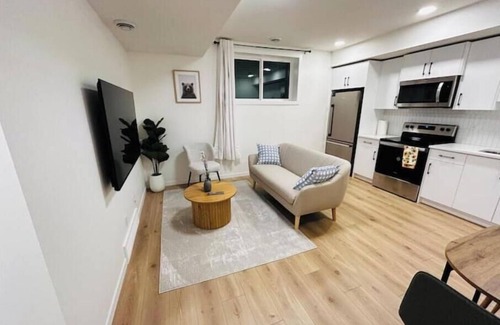 Sage Hill House | 2 Bedroom Modern Comfort Calgary
