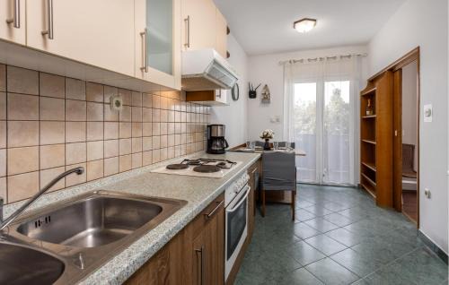 Lopar Apartment | 2 Bedroom Nice Apartment In Lopar