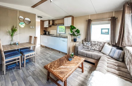 Heinkenszand House | 2 bedroom nice home in Heinkenszand