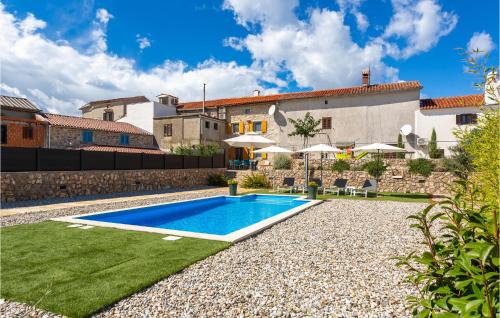 Brzac House | 2 Bedroom Pet Friendly Home In Brzac