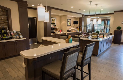 Newtonville Condo | 2 Bedroom | Pool + Hot Tub Access + Breakfast