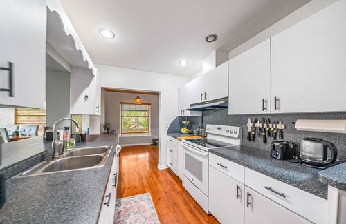 Southwest House | 2 bedroom pool home off I95