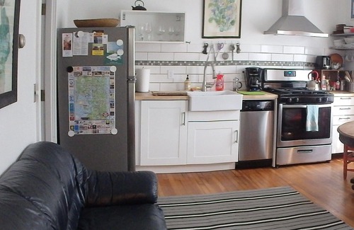 Wellfleet House | 2 Bedroom Private Apt. in 1825 Whaler's Home on Duck Creek