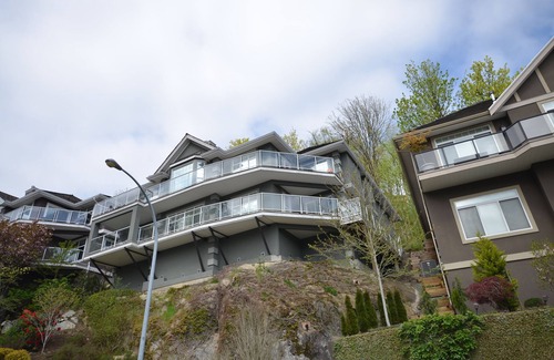 Lower Sumas Mountain House | 2 Bedroom Private Suite In East Abbotsford with Stunning Views