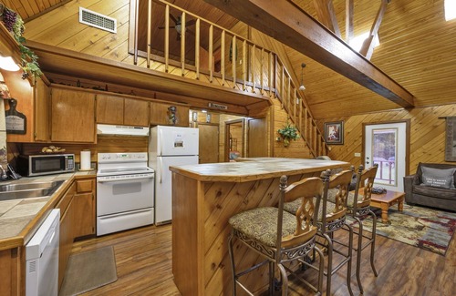 Broken Bow Cabin | 2 Bedroom Riverfront A-Frame Cabin with Deck