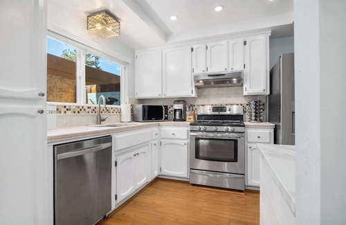 Rio del Mar House | 2 Bedroom Seascape Getaway - 5 min from beach!