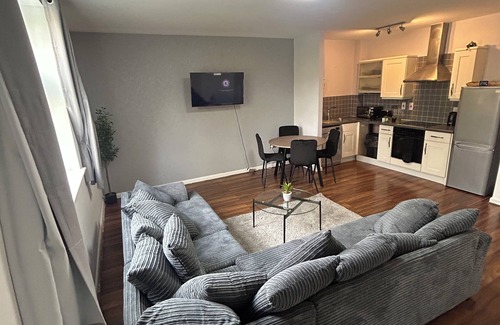 Watford Apartment | 2 Bedroom Spacious Apartment | Free parking | Central Watford
