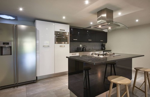 Greater Johannesburg Metropolitan Area Apartment | 2 Bedroom Standard Apartment (common garden)