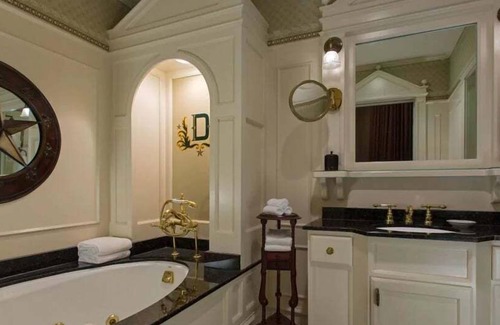 Downtown Austin Hotel | 2-Bedroom Suite at a 4.5⭐️ Hotel