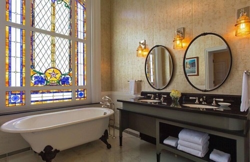 Downtown Austin Hotel | 2-Bedroom Suite at a 4.5⭐️ Hotel