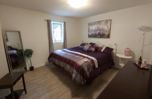 Hope Apartment | 2 Bedroom Townhouse with out door patio 5 minute drive to the lake