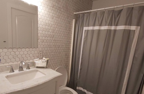 Hope Apartment | 2 Bedroom Townhouse with out door patio 5 minute drive to the lake