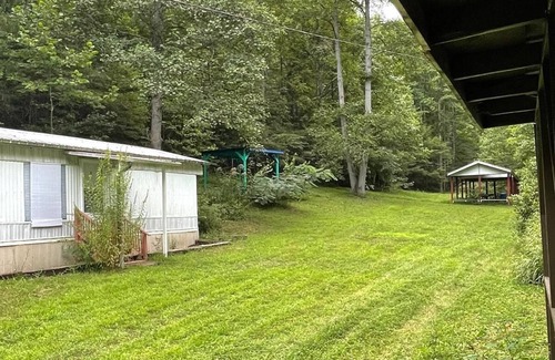 Greenup House | 2-bedroom trailer, with WiFi in Greenup County, in the middle of 260 acres.