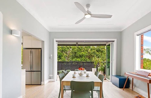 Bondi Beach Apartment | 2 bedroom tropical beach escape