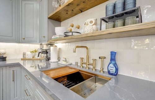 St. Helena House | 2-bedroom vacation home near downtown St. Helena ~ walk to HALL Winery