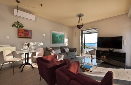 Grambia Villa | 2-Bedroom Villa with Panoramic View of Sea & Mountains.