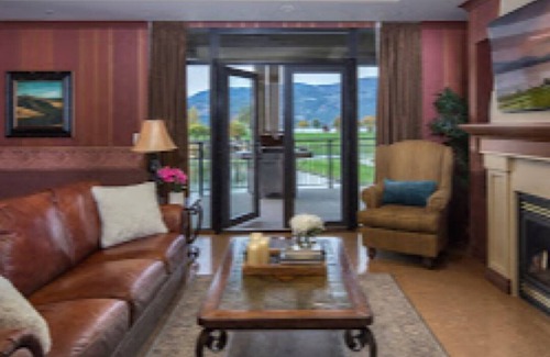 North End House | 2 Bedroom Waterfront Condo