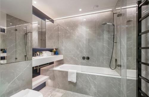 Shepherd's Bush Apartment | 2 Bedroom Westfield Apartment Near Central London