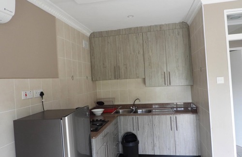 Harare Apartment | 2 bedroomed apartment with en-suite and kitchenette - 2069