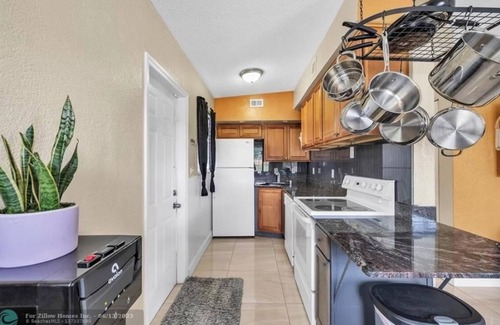 Deerfield Beach House | 2 bedrooms 1 bath