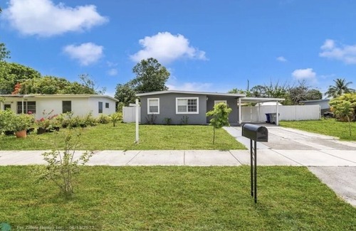 Deerfield Beach House | 2 bedrooms 1 bath