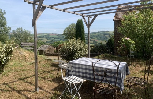 Laval-Roqueceziere House | 2 Bedrooms Gite Muscade/Shared swimming pool