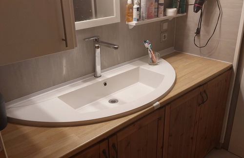 Blere Bed & Breakfast | 2 Bedrooms in large house with small garden, fireplace, charming town center