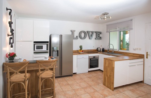 Orient Bay Villa | 2 bedrooms, private pool and sea view