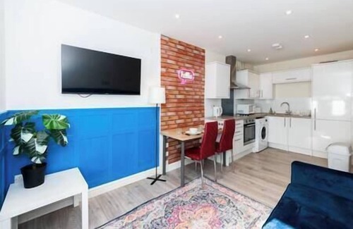 Reading City Centre Apartment | 2 Beds| Fully Equipped Apartment | Reading Central