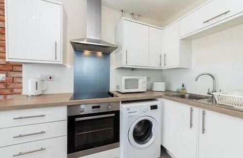 Reading City Centre Apartment | 2 Beds| Fully Equipped Apartment | Reading Central