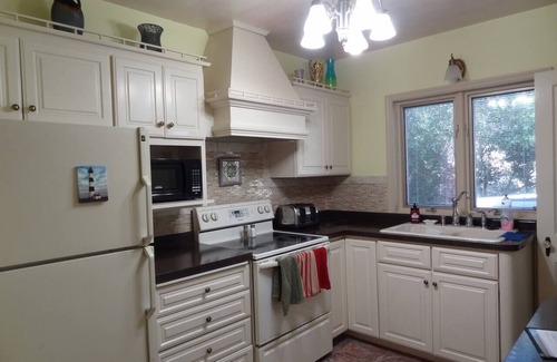 Kutzky Park House | 2 Blks St Marys Main Fl Beds Bath CoveredByFaith