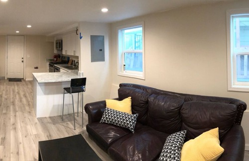 Hoover - Foster Apartment | 2 Blocks from MacArthur Bart