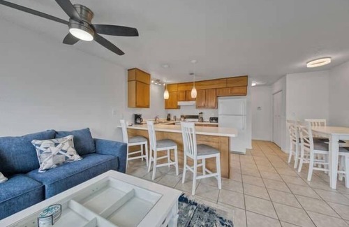 Fort Walton Beach Villa | 2 BR 2 BA Cottage Near Beach + Pickleball Fun