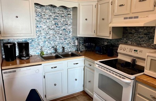Windy Hill Condo | 2 BR, 2 Bath, Oceanfront-First Floor-Condo A6-Dog Friendly-Wifi - NO-SMOKING!