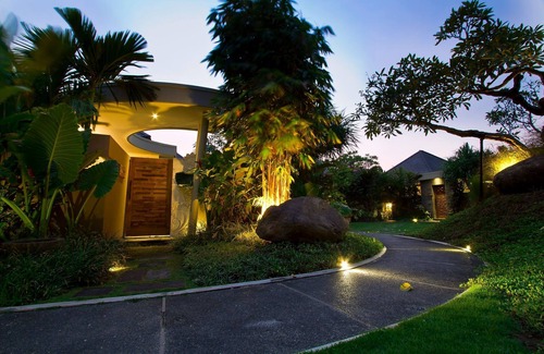 Nakula Villa | 2 BR Pivate Pool Villa, 5 mnts walking to the beach and Seminyak shopping area
