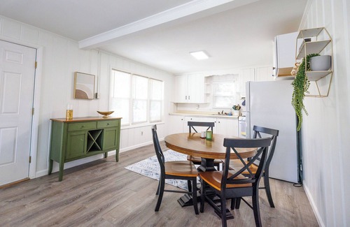 Caine Woods Apartment | 2 BR Upper Condo in North OC/Fenwick