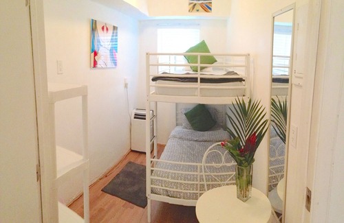 West Avenue Hotel | 2 BUNK BED HOTEL SUITES - SLEEPS 24: WALK TO EVERYTHING!