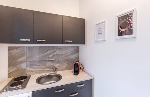 Altstadt-Nord Apartment | #2 | CENTRAL 3MIN CGN/HBF - WIFI - KITCHEN - 2PERSON - SELF CHECK IN