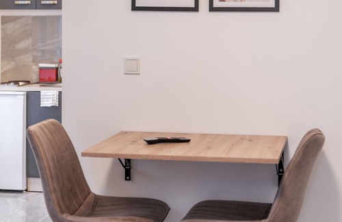 Altstadt-Nord Apartment | #2 | CENTRAL 3MIN CGN/HBF - WIFI - KITCHEN - 2PERSON - SELF CHECK IN