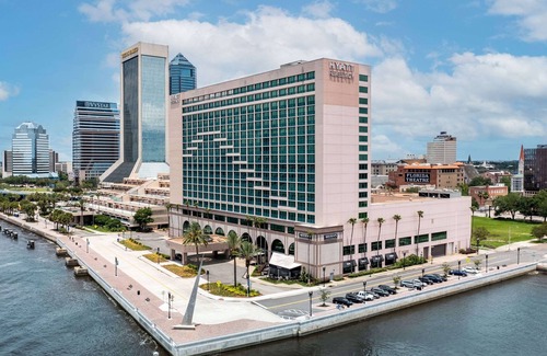 Downtown Jacksonville Hotel | 2 Connecting Suites at a 4⭐️ Hotel