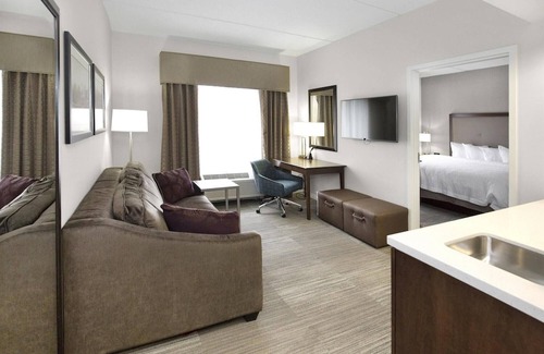 Bairdford Hotel | 2 Connecting Suites at a Hotel