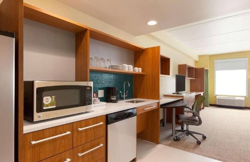 Newtonville Hotel | 2 Convenient Units w/Free Breakfast, Pets Allowed. Near Six Mile Waterworks
