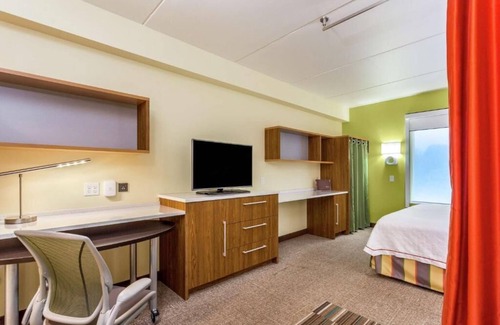 Newtonville Hotel | 2 Convenient Units w/Free Breakfast, Pets Allowed. Near Six Mile Waterworks